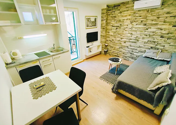 Iron Gates Apartments