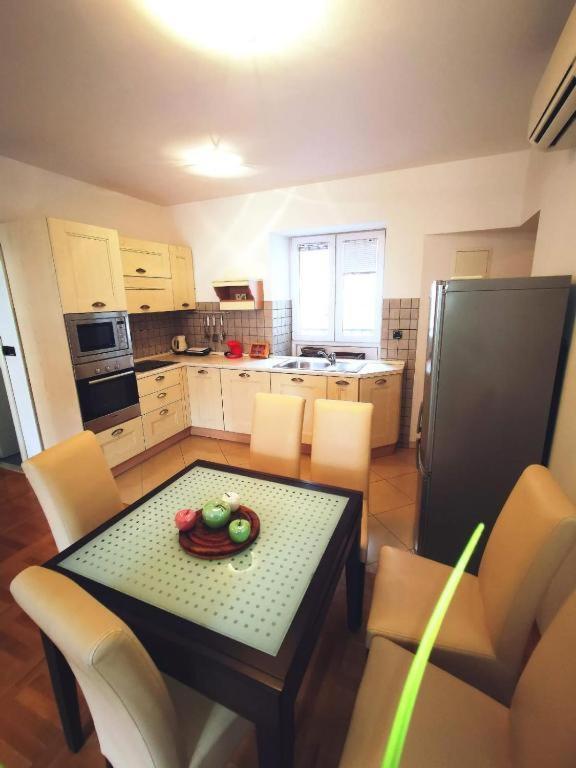 Iron Gates Apartamento *